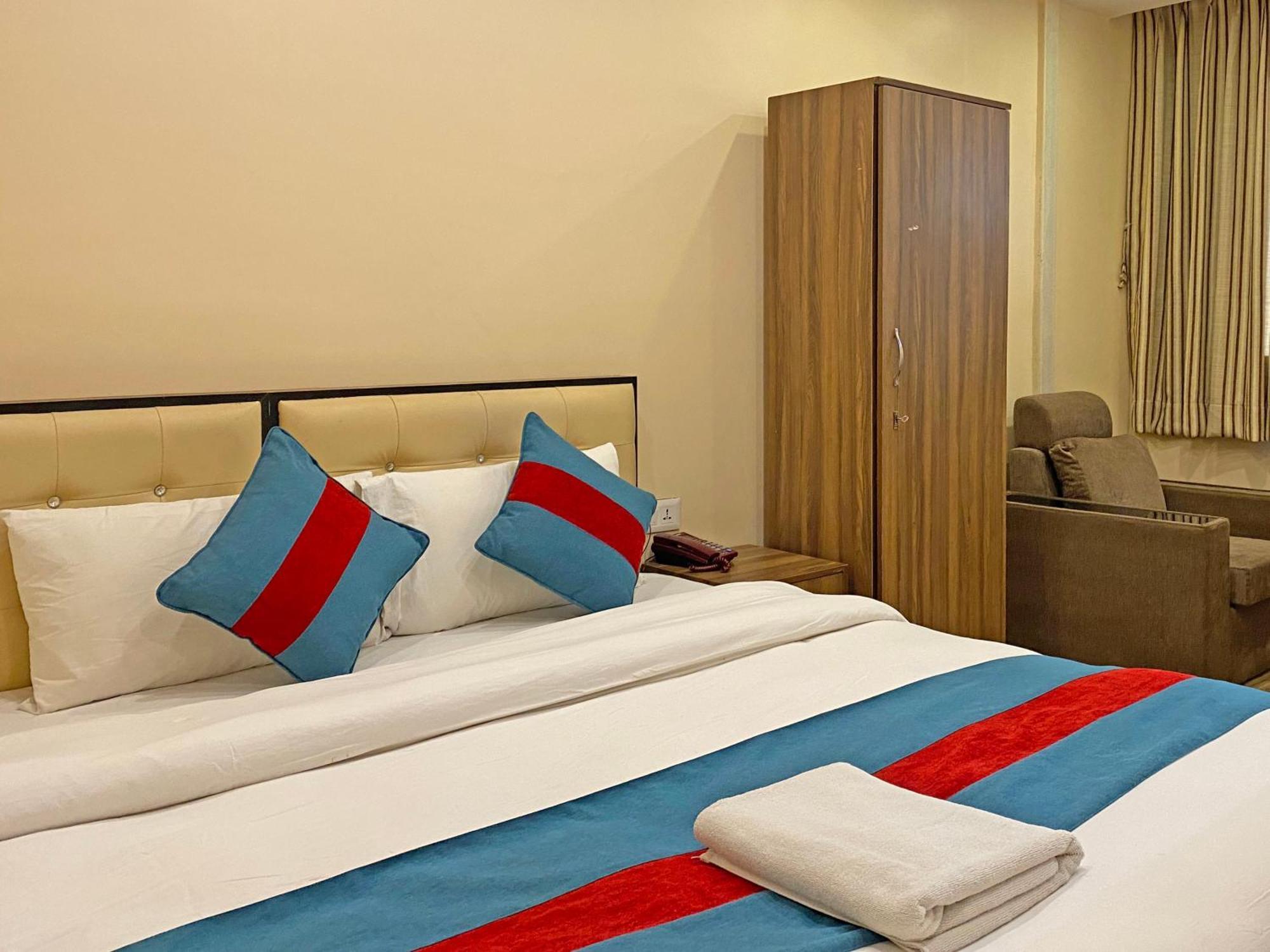 Hotel Airport Holiday Katmandu Kültér fotó